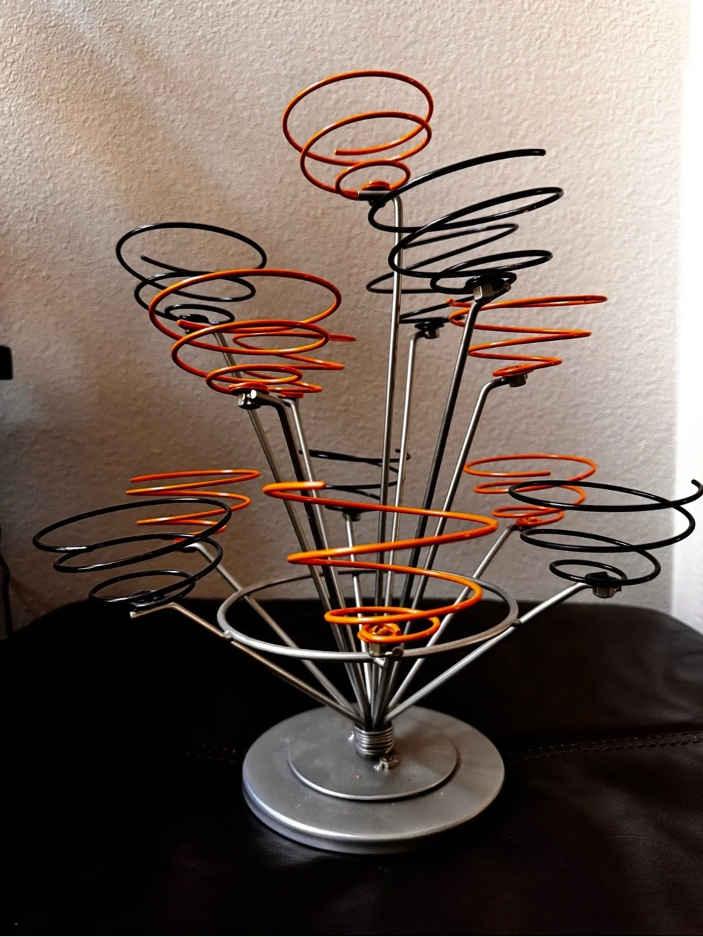 ✅ Metal Cupcake/Muffin Display Stand with Orange and Black Spirals